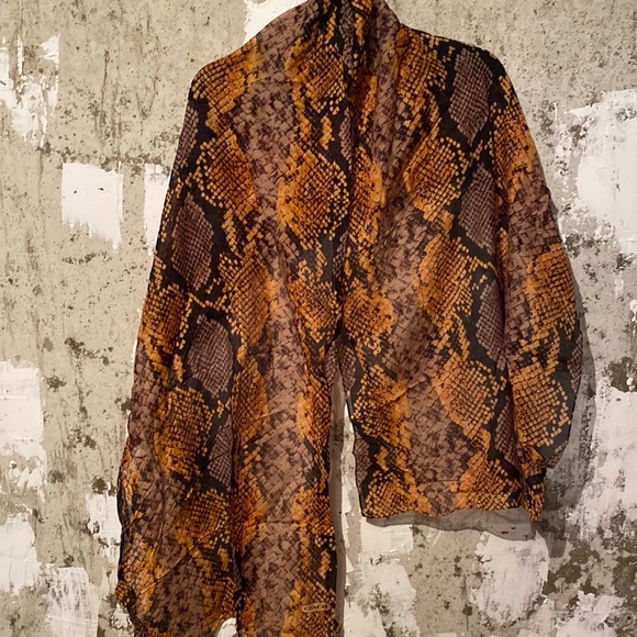 Coach Snake  Print Logo Scarf Never Used - Picture 1 of 9